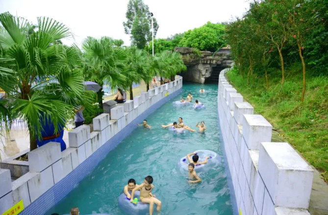 溶洞漂流