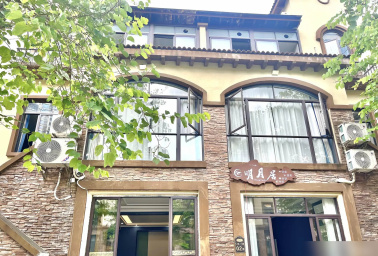 【清遠·金碧天下X6房溫泉別墅】人均不到50+就能入住百萬豪裝大戶型別墅！￥588元搶金碧天下六房溫泉別墅+私家泡池+歡樂KTV+麻將+電烤爐+免費使用廚房廚具等！可升級7房/8房別墅（T2有效期至2025年12月30日）