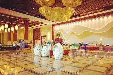 548元/2人！客天下水晶溫泉酒店（含溫泉，水上樂園，早餐，自助晚餐），送醉蝶谷門票