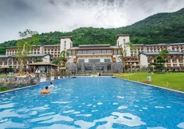 寶晶宮天鵝湖度假酒店，開啟曼妙約泡體驗，感受茶香四溢的真溫泉