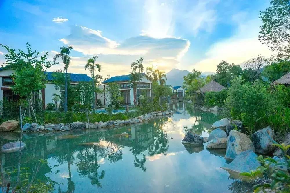 溫泉新寵兒‖水底山溫泉莊園把世界搬進森林里！含雙自助早、晚餐僅需：390元/人